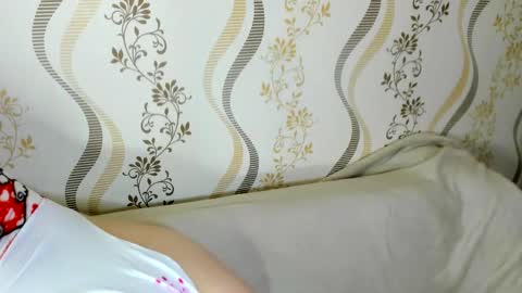 Snapshot of melmooon chatting on 10/24/25, 07:21 MelMooon online show from 10/24/25, 07:21