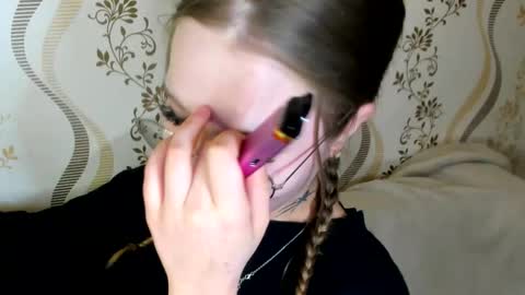 Snapshot of melmooon chatting on 10/29/25, 03:14 MelMooon online show from 10/29/25, 03:14