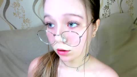 Snapshot of melmooon chatting on 01/09/26, 12:24 MelMooon online show from 01/09/26, 12:24