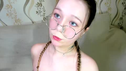Snapshot of melmooon chatting on 01/13/26, 12:05 MelMooon online show from 01/13/26, 12:05