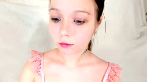 Snapshot of melmooon chatting on 02/02/26, 11:53 MelMooon online show from 02/02/26, 11:53