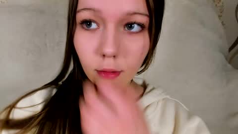 Snapshot of melmooon chatting on 02/21/26, 06:09 MelMooon online show from 02/21/26, 06:09