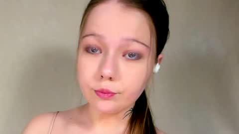Snapshot of melmooon chatting on 05/31/26, 02:02 MelMooon online show from 05/31/26, 02:02