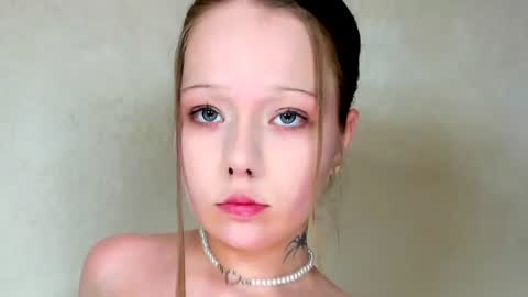 MelMooon online show from 07/25/26, 08:28