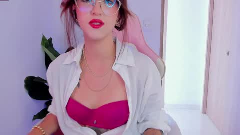 Snapshot of melodie_roy chatting on 01/29/25, 07:32 Melodie Roy 999 online show from 01/29/25, 07:32