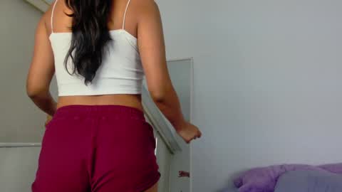 Snapshot of melody24_ chatting on 01/15/25, 08:26 melody24_ online show from 01/15/25, 08:26