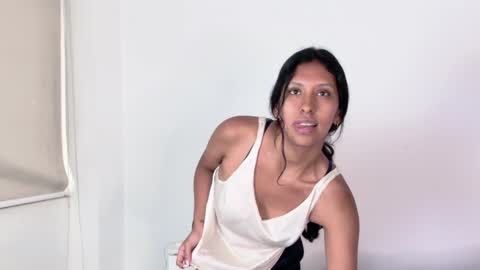 Snapshot of melody24_ chatting on 01/22/25, 06:10 melody24_ online show from 01/22/25, 06:10