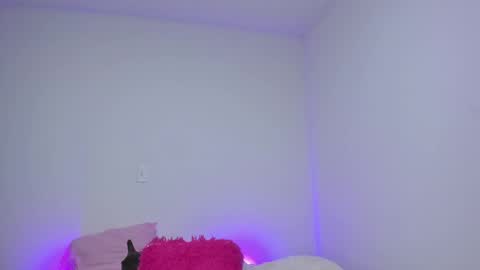 Snapshot of melody__77 chatting on 01/18/25, 10:39 online show from 01/18/25, 10:39