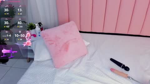 Snapshot of melody_blake16 chatting on 12/02/24, 11:12 online show from 12/02/24, 11:12