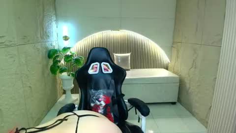 Snapshot of melody_clum chatting on 06/24/26, 01:48 melody_clum online show from 06/24/26, 01:48