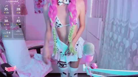 Snapshot of melody_e00 chatting on 11/29/25, 11:52 Elizabeth online show from 11/29/25, 11:52