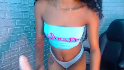 Snapshot of melody_stan chatting on 02/08/25, 02:49 I AM MELODY online show from 02/08/25, 02:49