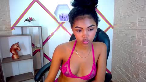 Snapshot of melody_stan chatting on 02/17/25, 09:52 I AM MELODY online show from 02/17/25, 09:52