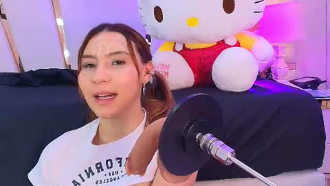 Snapshot of melodybloom_ chatting on 07/28/26, 06:20 Melody online show from 07/28/26, 06:20