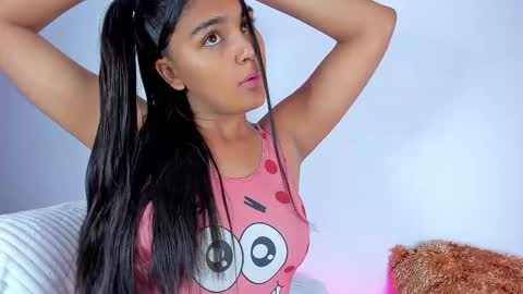 Snapshot of melodymoore_ chatting on 03/23/26, 10:03 Melody online show from 03/23/26, 10:03