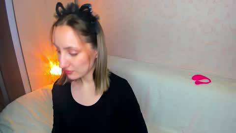 Snapshot of melodyoflovee chatting on 02/04/26, 11:42 Kaylie online show from 02/04/26, 11:42