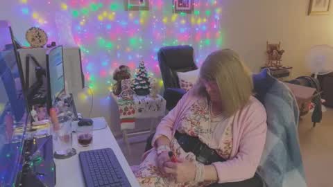 Snapshot of melodyredux_62 chatting on 01/12/26, 11:04 Melody online show from 01/12/26, 11:04