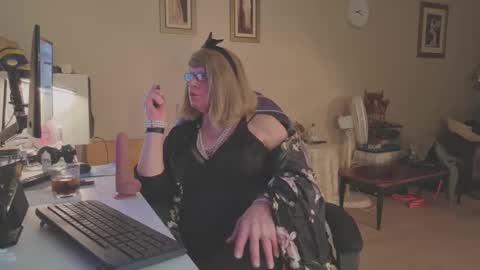 Snapshot of melodyredux_62 chatting on 03/15/26, 02:39 Melody online show from 03/15/26, 02:39