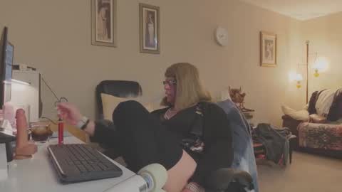 Snapshot of melodyredux_62 chatting on 03/16/26, 09:13 Melody online show from 03/16/26, 09:13