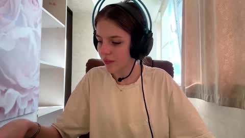 Hi Im Aria 18 years old online show from 10/02/25, 12:01