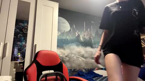 Hi Im Aria 18 years old online show from 10/10/25, 12:15