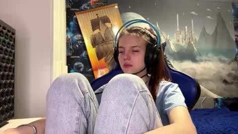 Snapshot of melonygriffen chatting on 01/09/26, 01:47 Hi Im Aria 18 years old online show from 01/09/26, 01:47