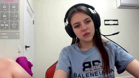 Snapshot of melonygriffen chatting on 02/03/26, 01:27 Hi Im Aria 18 years old online show from 02/03/26, 01:27