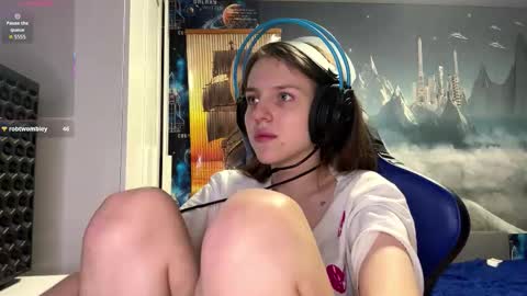 Snapshot of melonygriffen chatting on 02/20/26, 05:35 Hi Im Aria 18 years old online show from 02/20/26, 05:35