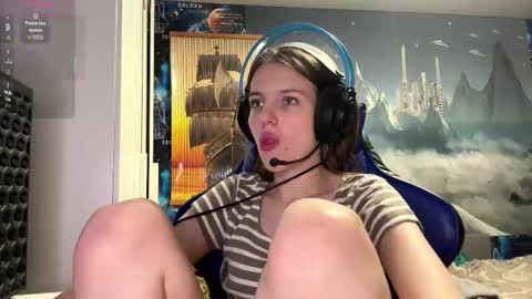 Snapshot of melonygriffen chatting on 02/22/26, 04:05 Hi Im Aria 18 years old online show from 02/22/26, 04:05