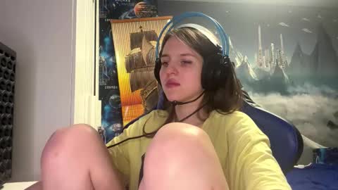 Snapshot of melonygriffen chatting on 03/01/26, 04:42 Hi Im Aria 18 years old online show from 03/01/26, 04:42