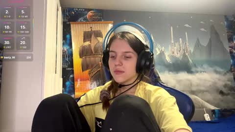 Snapshot of melonygriffen chatting on 03/12/26, 01:28 Hi Im Aria 18 years old online show from 03/12/26, 01:28