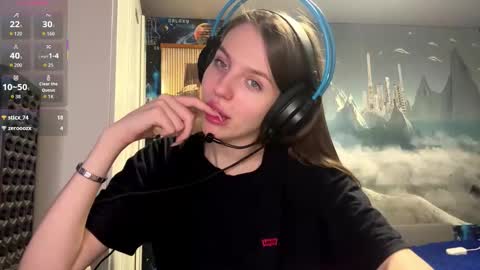Snapshot of melonygriffen chatting on 03/24/26, 01:05 Hi Im Aria 18 years old online show from 03/24/26, 01:05