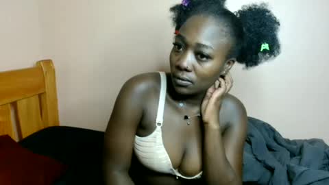 Snapshot of melrose_nadia chatting on 06/14/26, 10:56 mel online show from 06/14/26, 10:56