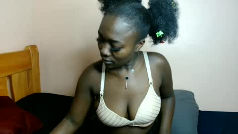 Snapshot of melrose_nadia chatting on 06/15/26, 11:23 mel online show from 06/15/26, 11:23