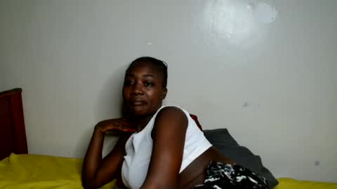 Snapshot of melrose_nadia chatting on 07/10/26, 12:41 mel online show from 07/10/26, 12:41