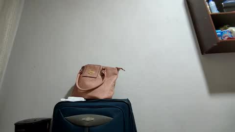 Snapshot of meltingdab chatting on 02/25/25, 02:03 meltingdab online show from 02/25/25, 02:03