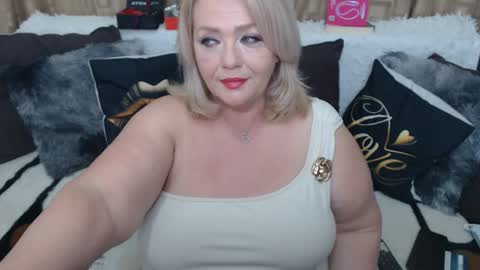 Snapshot of melyssamilfxxx chatting on 05/04/26, 03:13 melyssamilfxxx online show from 05/04/26, 03:13