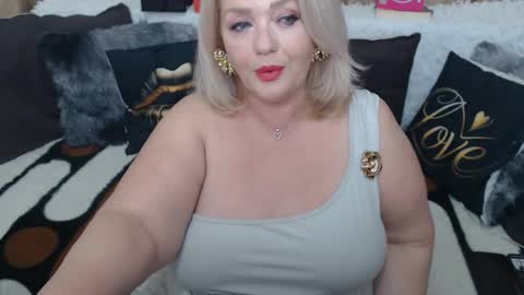 Snapshot of melyssamilfxxx chatting on 05/07/26, 03:34 melyssamilfxxx online show from 05/07/26, 03:34