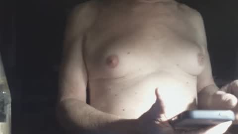 Snapshot of memberjames chatting on 12/28/24, 03:04 I am usually high and horny...lol online show from 12/28/24, 03:04