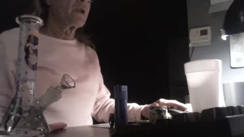 Snapshot of memberjames chatting on 10/12/25, 02:10 I am usually high and horny...lol online show from 10/12/25, 02:10