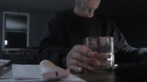 Snapshot of memberjames chatting on 10/15/25, 02:01 I am usually high and horny...lol online show from 10/15/25, 02:01