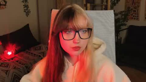 Mia online show from 10/26/25, 03:18