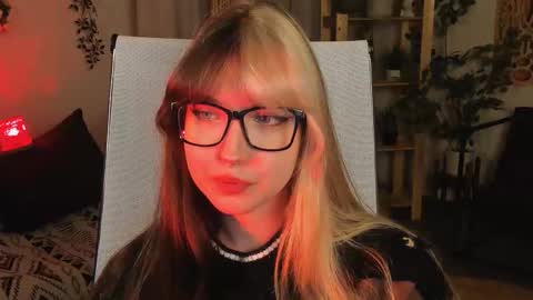 Mia online show from 10/29/25, 02:52