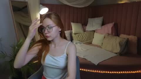 Snapshot of memymee_ chatting on 06/18/26, 01:28 memymee_ online show from 06/18/26, 01:28