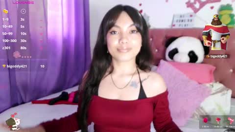 Snapshot of mena_hicks chatting on 02/14/25, 07:02 Heart online show from 02/14/25, 07:02