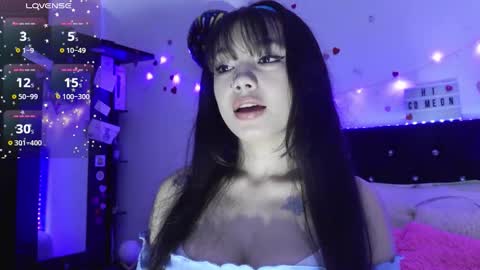 Snapshot of mena_hicks chatting on 03/19/26, 12:25 Heart online show from 03/19/26, 12:25