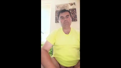 Snapshot of menlav72 chatting on 06/05/26, 10:54 menlav72 online show from 06/05/26, 10:54