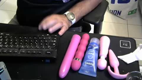 Snapshot of mentosgum chatting on 10/14/25, 09:26 mentosgum online show from 10/14/25, 09:26