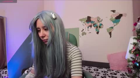 Snapshot of meomeee chatting on 12/14/25, 04:45 Meo online show from 12/14/25, 04:45