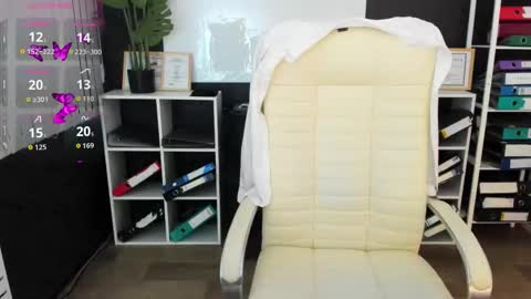 Snapshot of meow_mellie chatting on 09/26/25, 02:26 meow_mellie online show from 09/26/25, 02:26